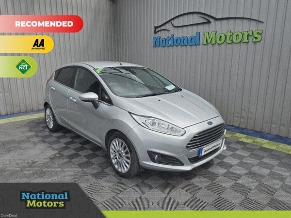 Ford Fiesta Hatchback, Petrol, 2014, Silver