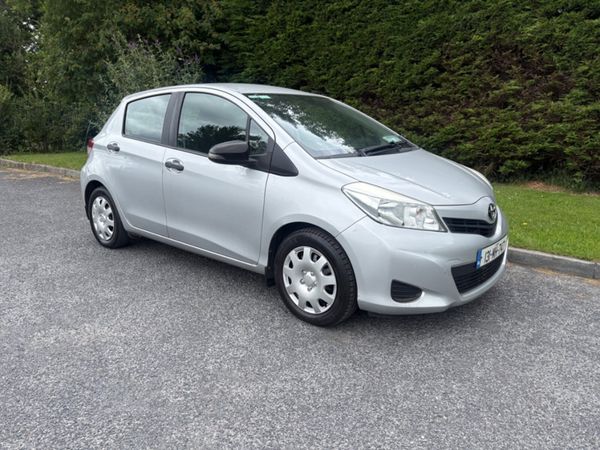 Toyota Yaris Hatchback, Petrol, 2013, Silver