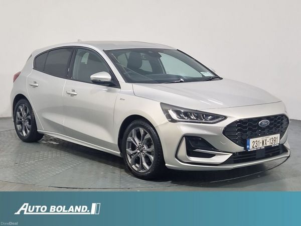Ford Focus Hatchback, Petrol, 2023, Grey