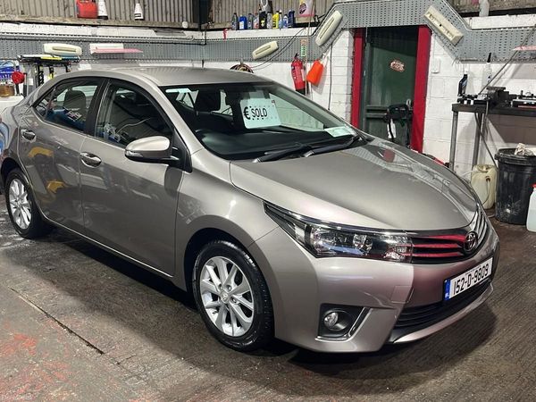Toyota Corolla Saloon, Petrol, 2015, Bronze