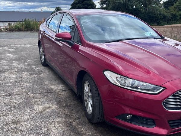 Ford Mondeo Hatchback, Diesel, 2015, Red
