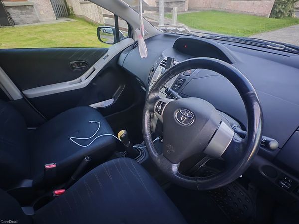 Toyota Yaris Hatchback, Petrol, 2007, Silver