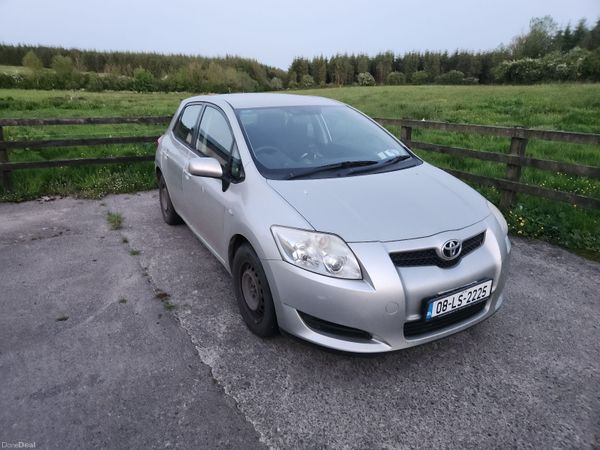Toyota Auris Hatchback, Petrol, 2008, Silver
