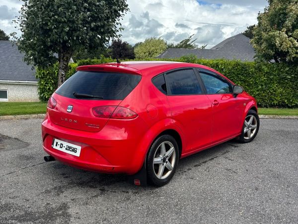 SEAT Leon Hatchback, Diesel, 2011, Red