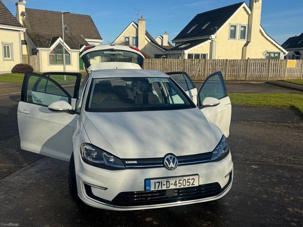 Volkswagen Golf Estate, Electric, 2017, White
