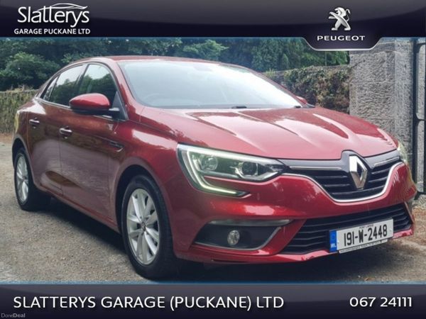 Renault Megane Saloon, Petrol, 2019, Red