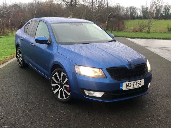 Skoda Octavia Hatchback, Diesel, 2014, Blue