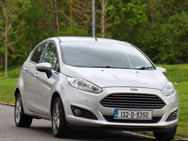 Ford Fiesta Hatchback, Petrol, 2013, Silver