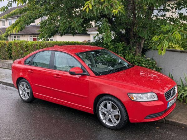 Volvo S40 Saloon, Diesel, 2010, Red