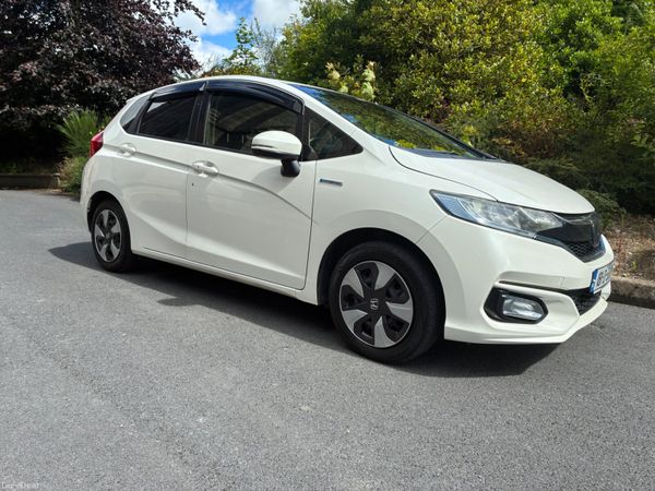 Honda Fit Hatchback, Petrol Hybrid, 2018, White