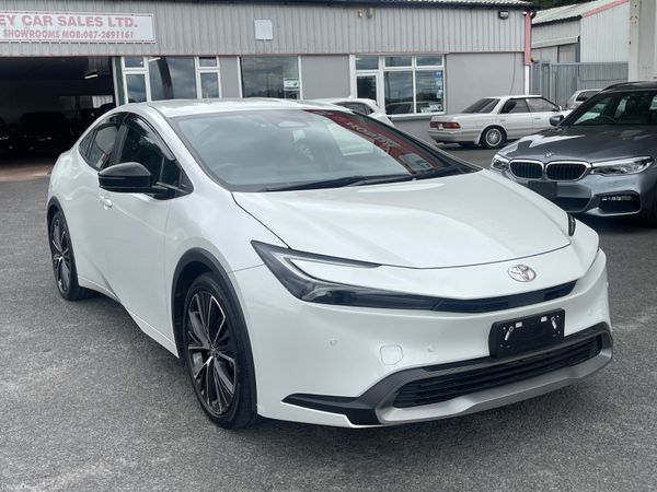 Toyota Prius Hatchback, Petrol Hybrid, 2023, White