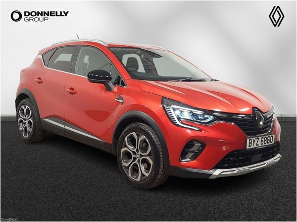 Renault Captur Hatchback, Petrol, 2022, Red