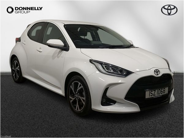 Toyota Yaris Hatchback, Petrol Hybrid, 2024, White