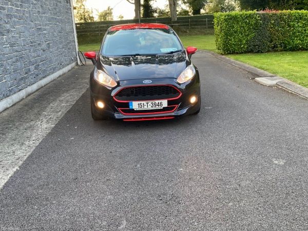 Ford Fiesta Hatchback, Petrol, 2015, Black
