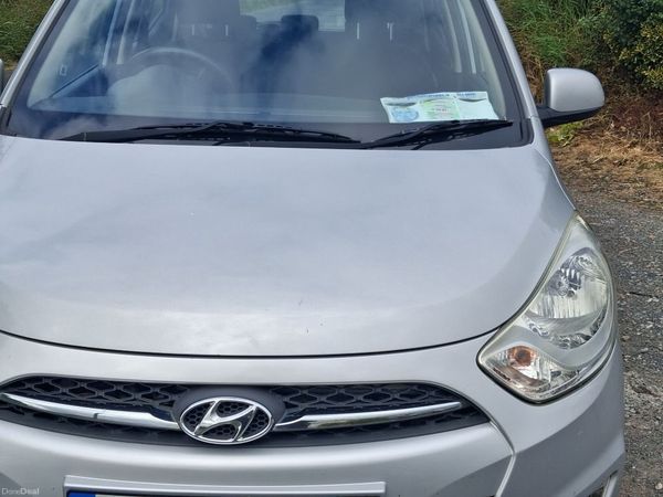 Hyundai i10 Hatchback, Petrol, 2012, Silver