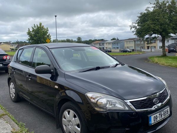 Kia Ceed Hatchback, Petrol, 2009, Black