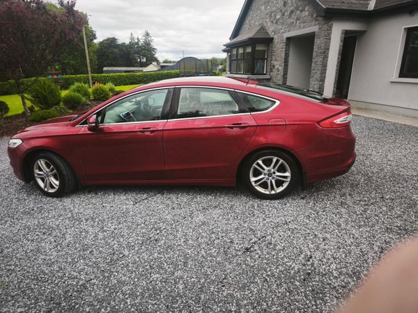Ford Mondeo Hatchback, Diesel, 2016, Red