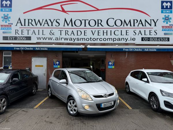 Hyundai i20 Hatchback, Petrol, 2009, Silver