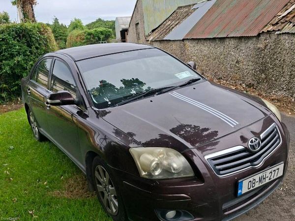 Toyota Avensis Saloon, Petrol, 2008, Red