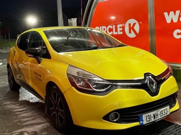Renault Clio Hatchback, Petrol, 2013, Yellow