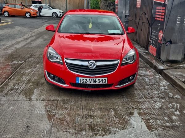 Vauxhall Insignia Hatchback, Diesel, 2016, Red