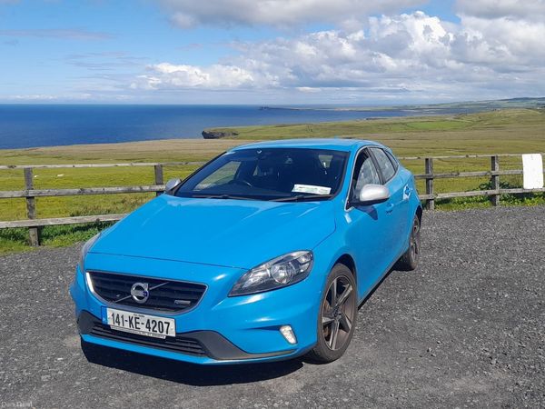 Volvo V40 Hatchback, Diesel, 2014, Blue
