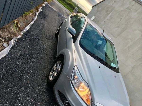Ford Focus Hatchback, Diesel, 2011, Silver