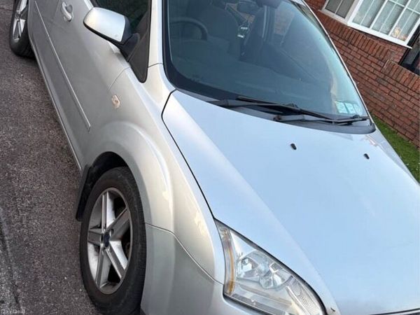 Ford Focus Hatchback, Petrol, 2008, Silver