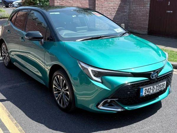 Toyota Corolla Hatchback, Petrol Hybrid, 2024, Green