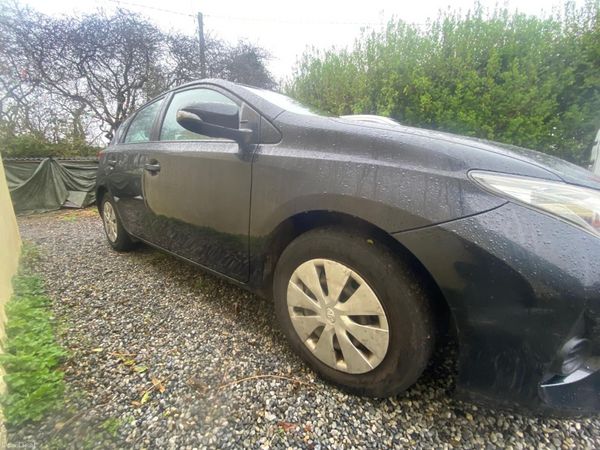 Toyota Auris Hatchback, Diesel, 2015, Black