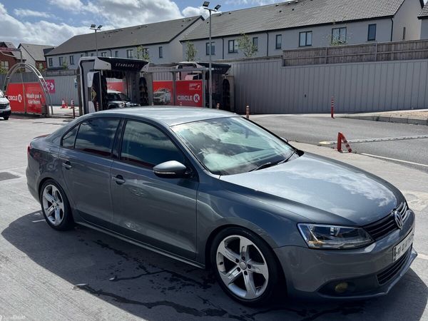 Volkswagen Jetta Saloon, Petrol, 2012, Grey