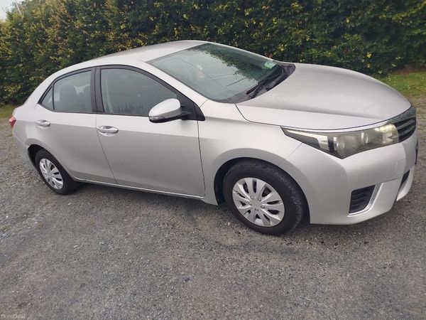 Toyota Corolla Saloon, Diesel, 2014, Silver