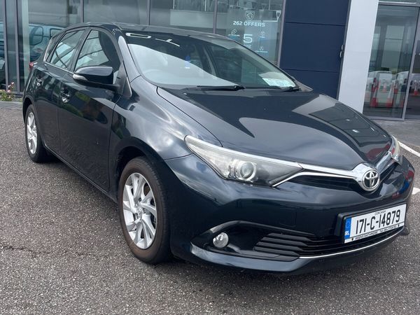 Toyota Auris Hatchback, Petrol, 2017, Grey