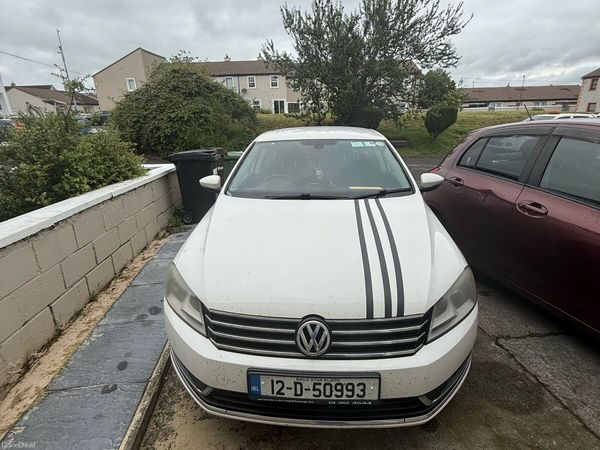 Volkswagen Passat Saloon, Diesel, 2012, White