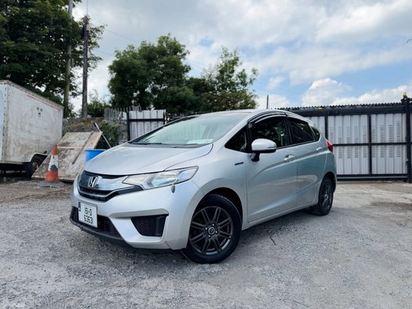 Honda Fit Hatchback, Petrol Hybrid, 2015, Silver