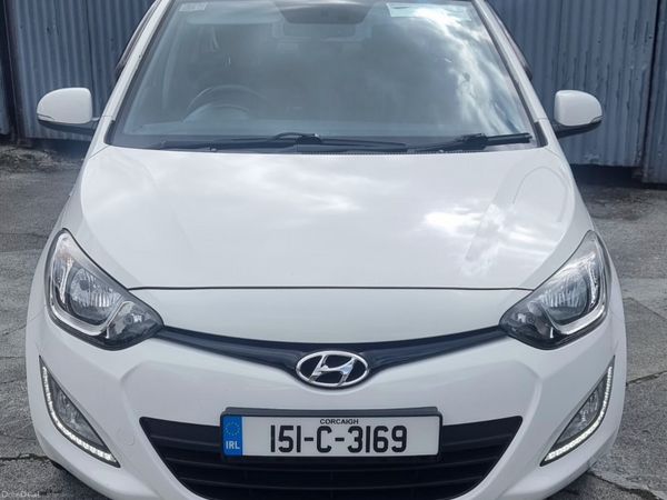 Hyundai i20 Hatchback, Petrol, 2015, White