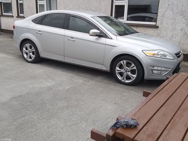 Ford Mondeo Hatchback, Diesel, 2013, Silver