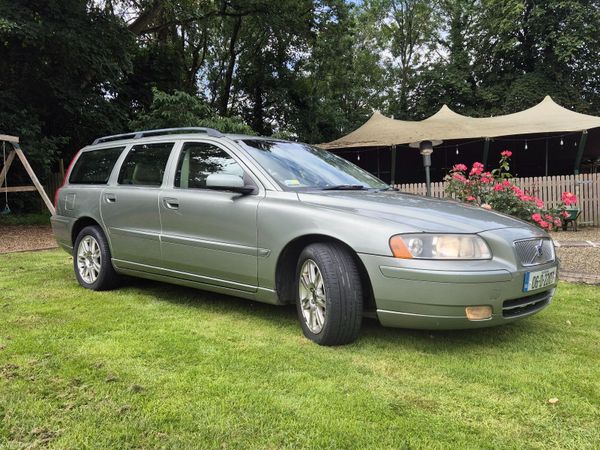 Volvo V70 Estate, Petrol, 2006, Green
