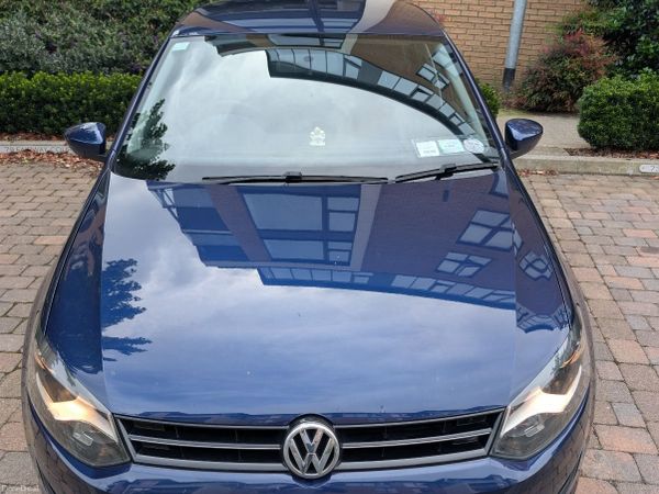 Volkswagen Polo Hatchback, Petrol, 2014, Blue