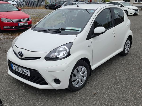 Toyota Aygo Hatchback, Petrol, 2013, White