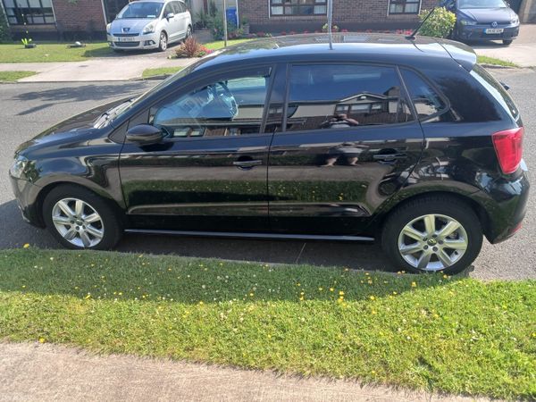 Volkswagen Polo Hatchback, Petrol, 2015, Black