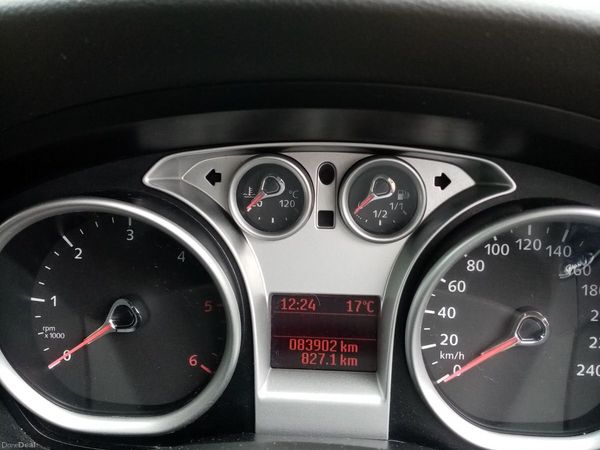 Ford Focus Hatchback, Diesel, 2010, Silver