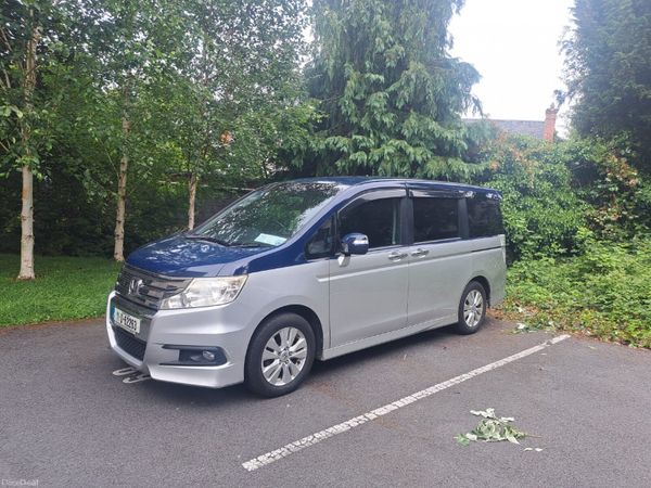 Honda Stepwagon MPV, Petrol, 2011, Silver