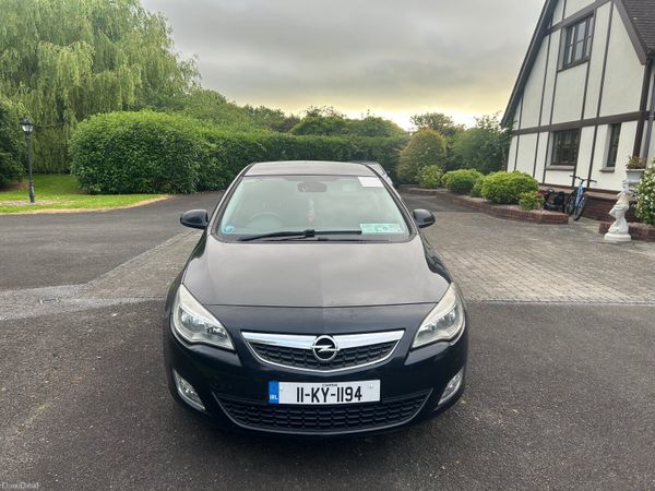 Opel Astra Hatchback, Diesel, 2011, Black