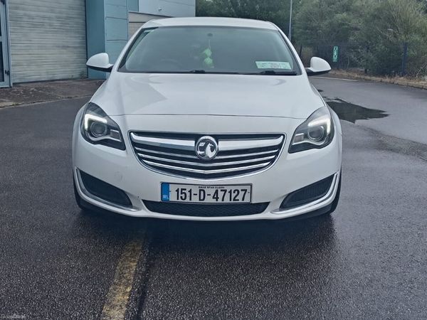Vauxhall Insignia Hatchback, Diesel, 2015, White