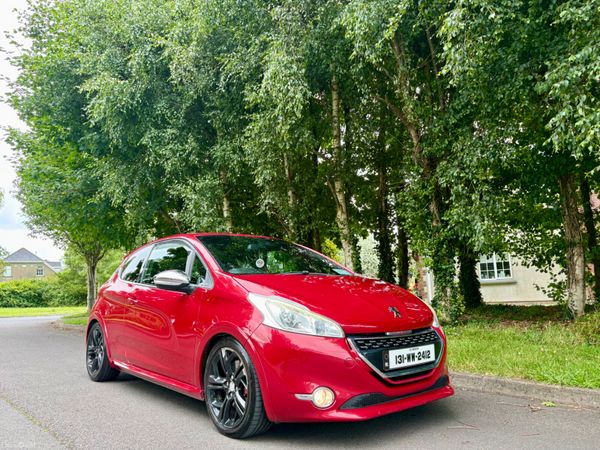 Peugeot 208 Hatchback, Petrol, 2013, Red
