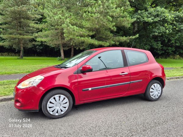 Renault Clio Hatchback, Ethanol Petrol, 2010, Red
