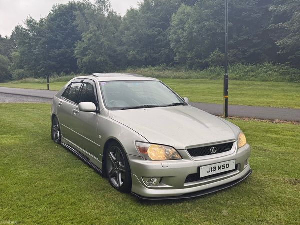 Lexus IS Saloon, Petrol, 2001, Silver