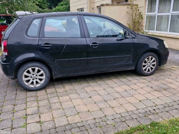Volkswagen Polo Hatchback, Petrol, 2007, Black