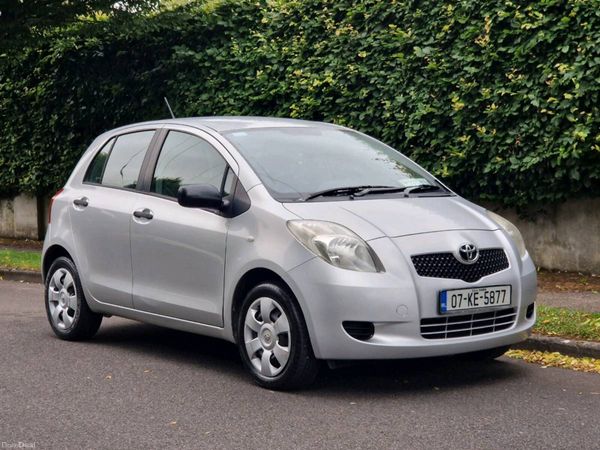 Toyota Yaris Hatchback, Petrol, 2007, Silver